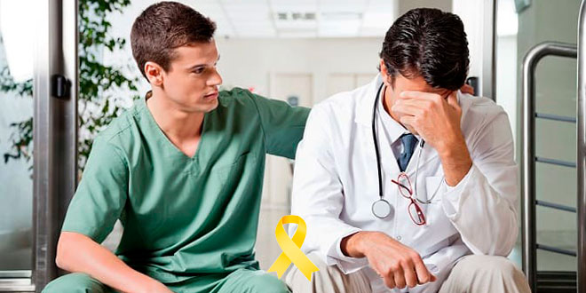 médico com burnout recebendo conselhos de outro profissional durante a campanha setembro amarelo