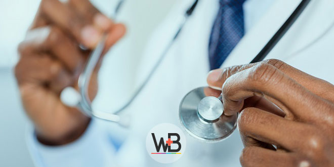 médico se preparando na covid-19 para atender paciente de saúde mental