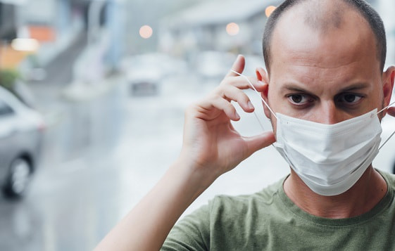 Um estudo realizado por pesquisadores americanos em setembro do ano passado, comparou a eficiência de 14 tipos de máscaras contra a Covid-19.
