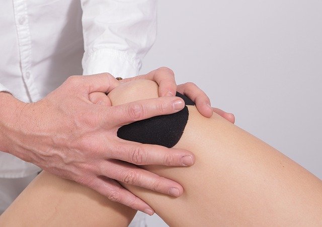 Osteoartrite do joelho: fisioterapia ou injeção de glicocorticoide?