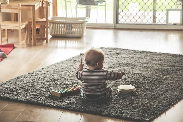 Crianças com TEA podem estar se desenvolvendo bem devido à dinâmica familiar