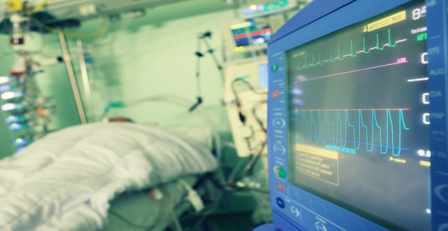 Efeito do bloqueio neuromuscular no índice biespectral em crianças graves