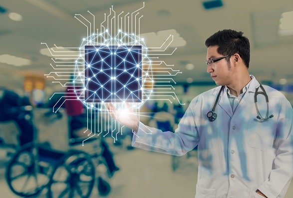 Tecnologia na saúde: médico com Inteligência Artificial