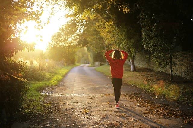 Caminhar 7.000 passos por dia diminui a mortalidade