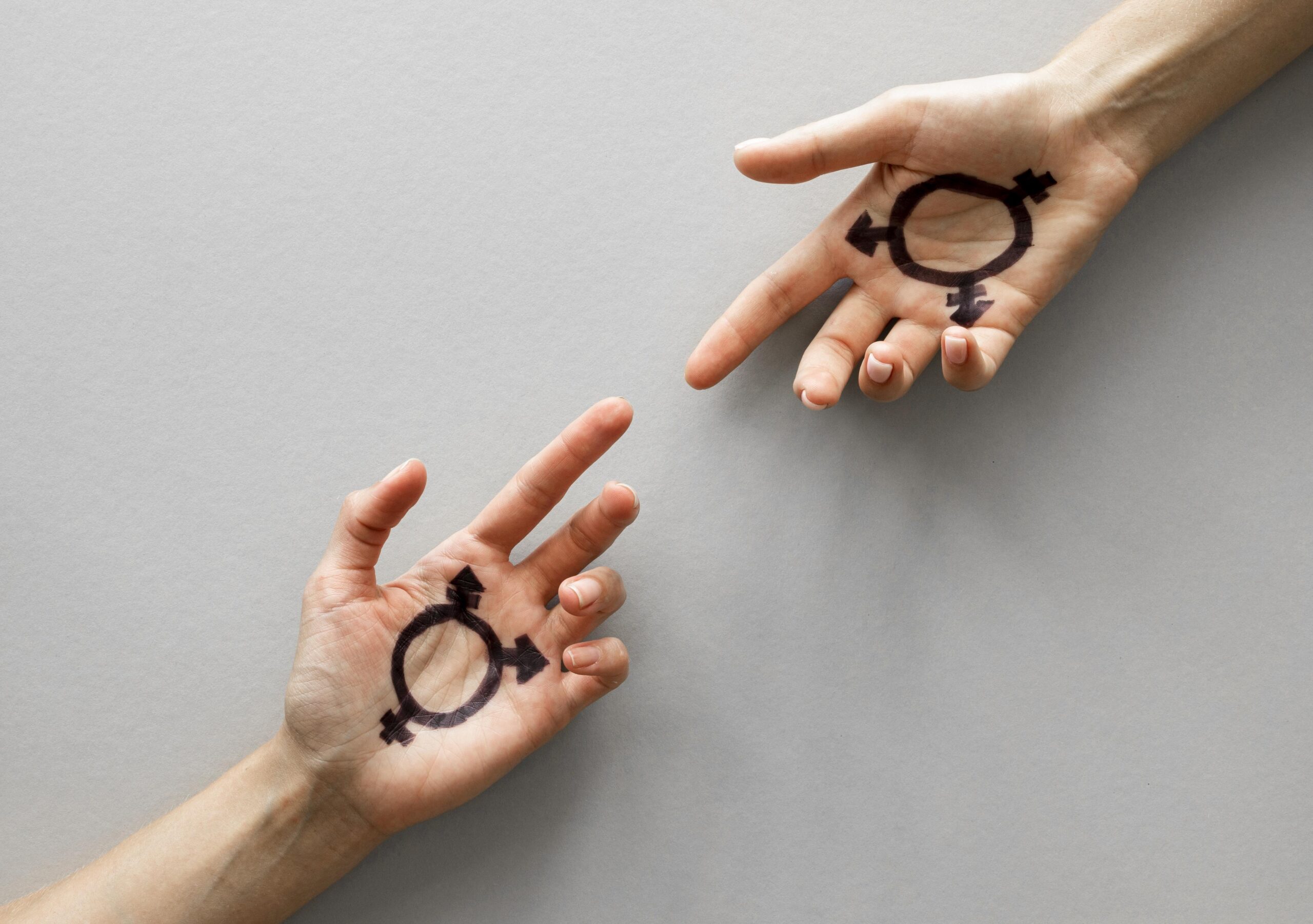 Desfechos de saúde mental em pessoas transgênero e não binárias