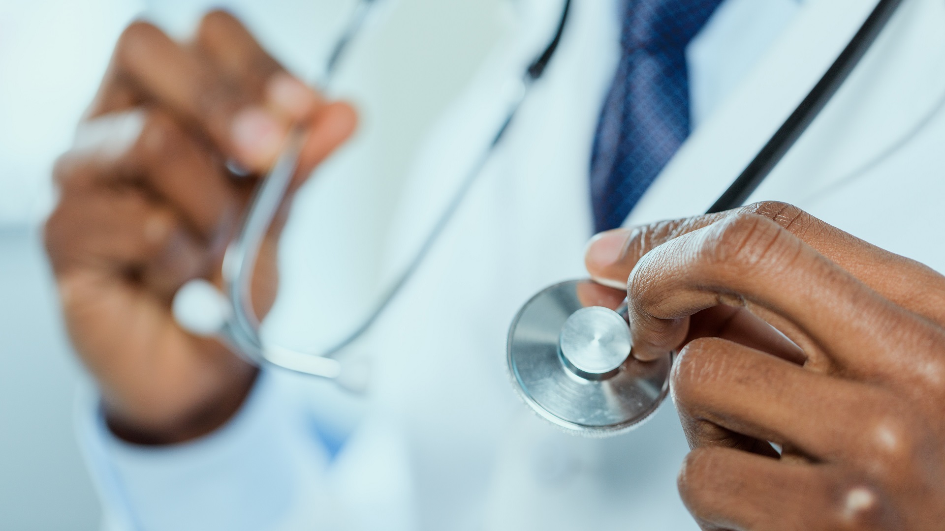Governo lança mais de 3 mil vagas no Mais Médicos para reforçar atendimento no SUS