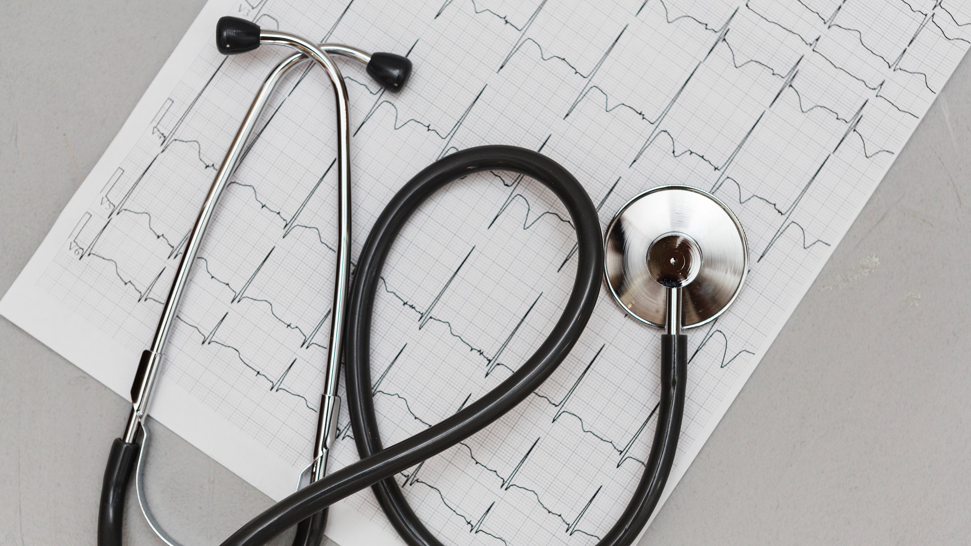 FA precoce no pós-operatório de cirurgia cardíaca aumenta mortalidade? 