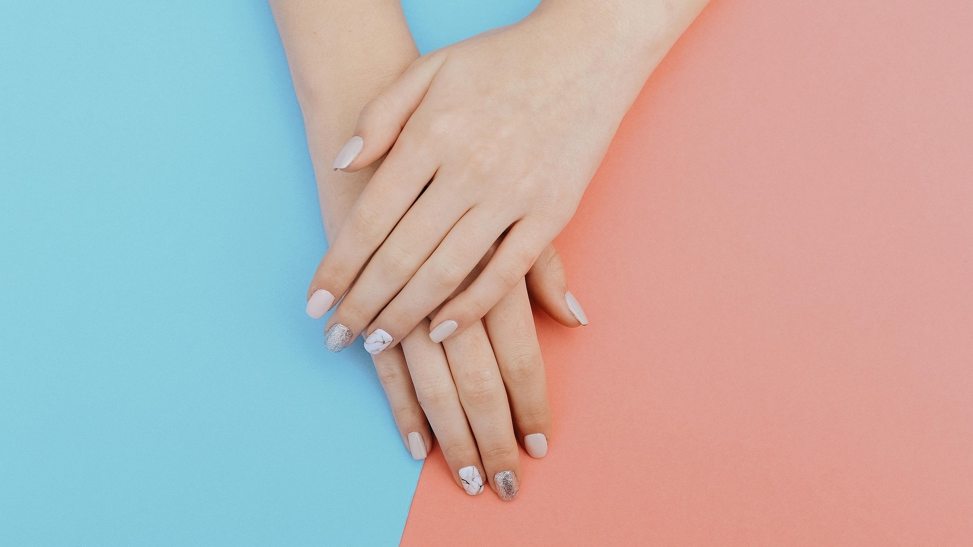 Anvisa proíbe substâncias usadas em esmaltes por risco de câncer e infertilidade