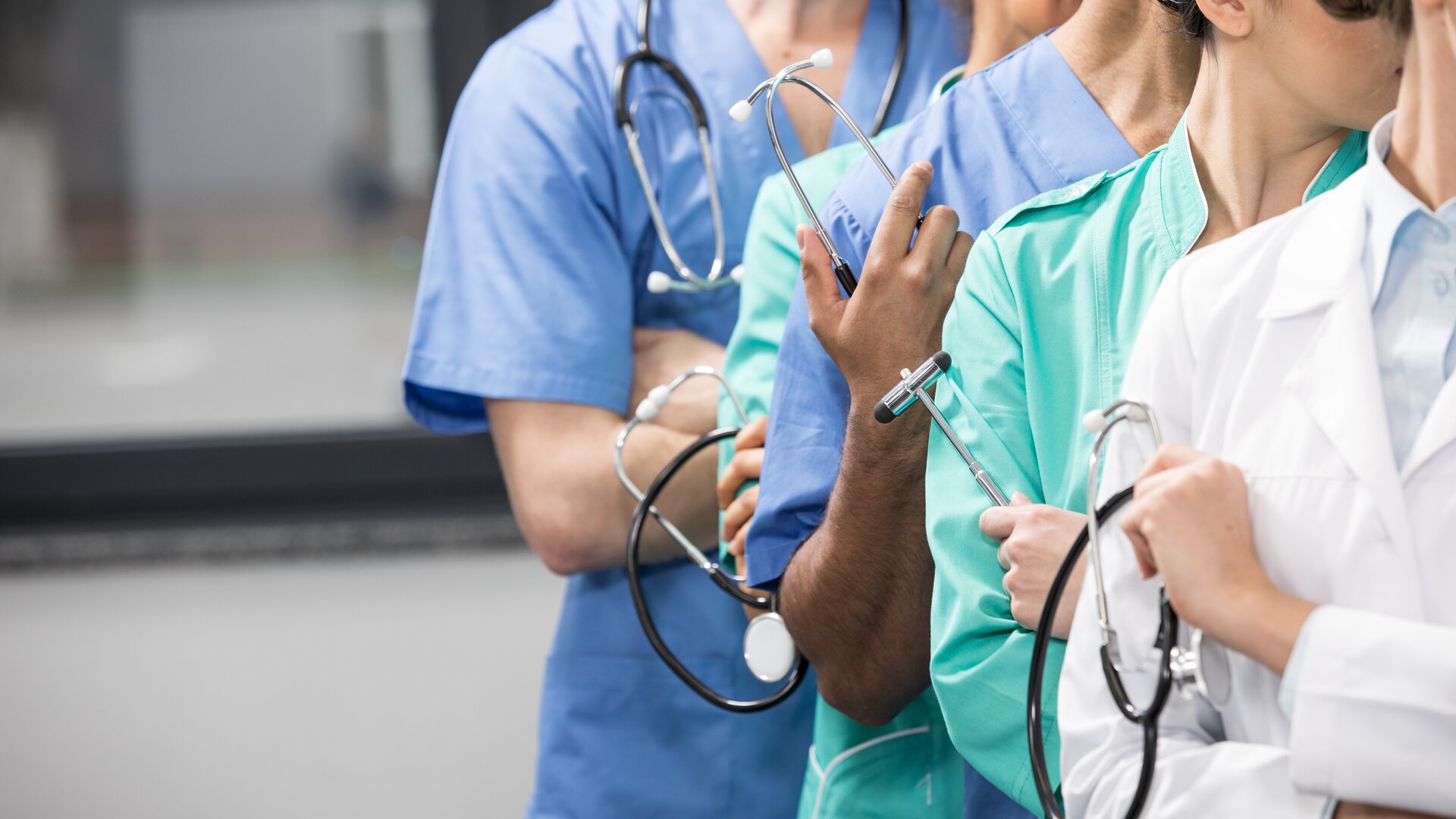 Governo amplia oferta de bolsas para reforçar presença de especialistas no SUS