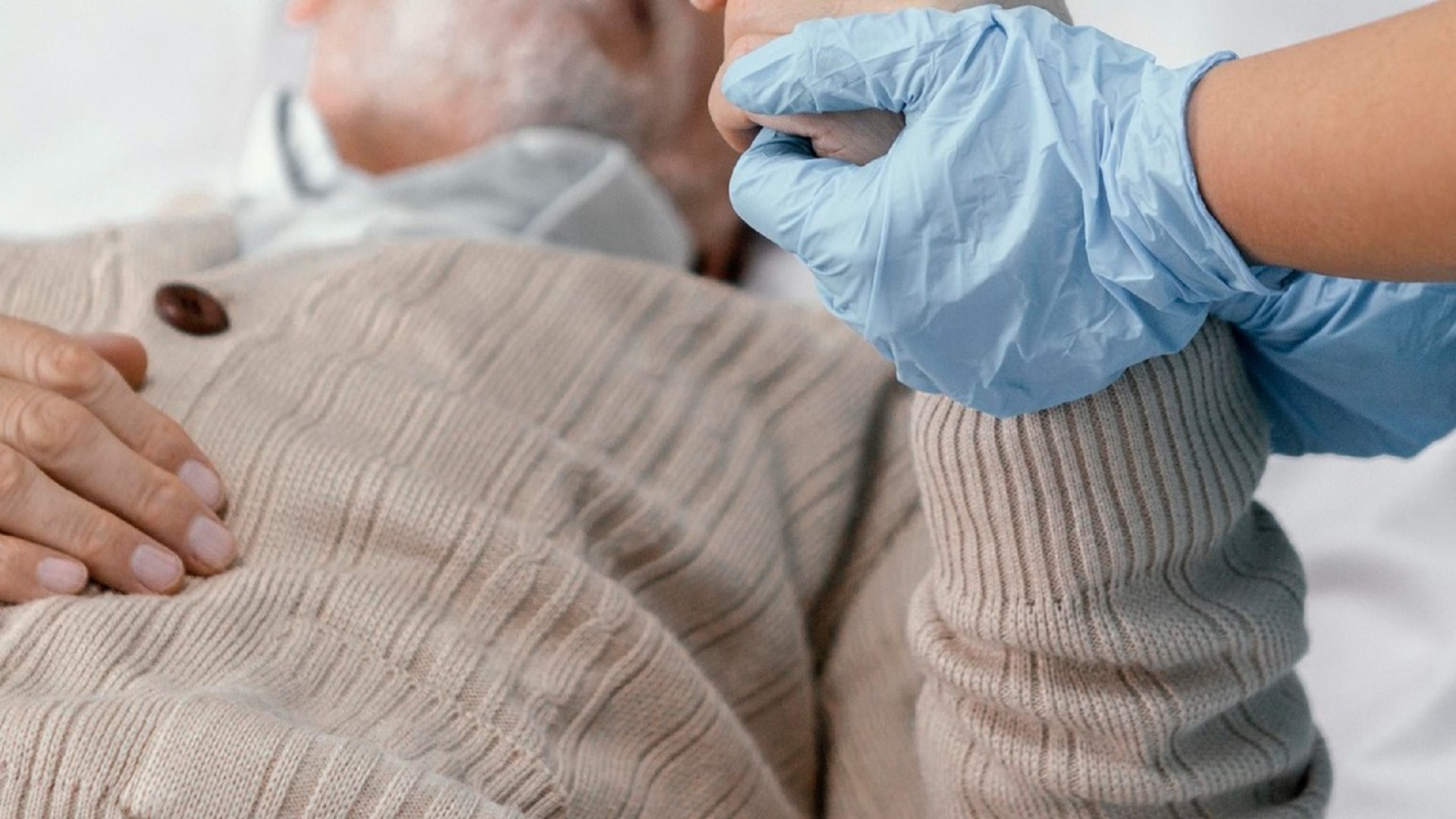 Governo inicia projeto-piloto de atendimento de idosos em casa