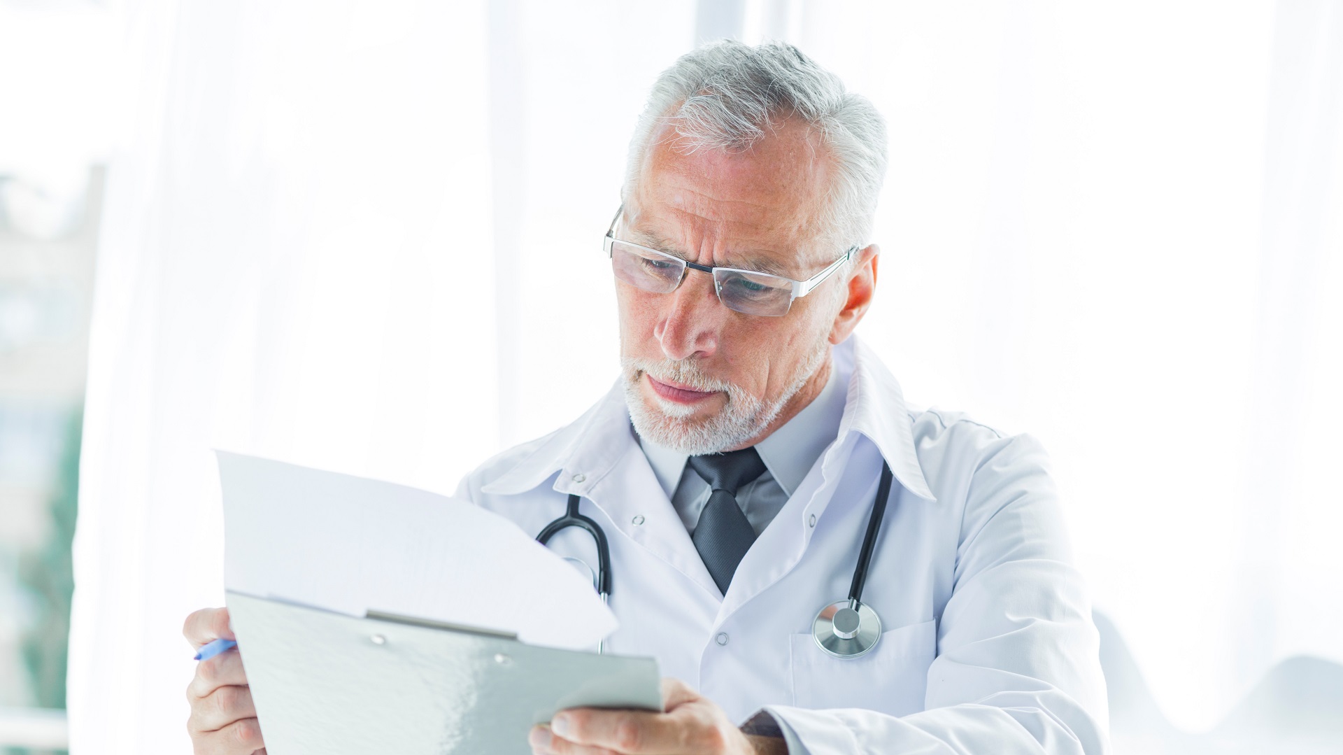 Síndrome de Behçet: O que mudou nas diretrizes EULAR 2026?