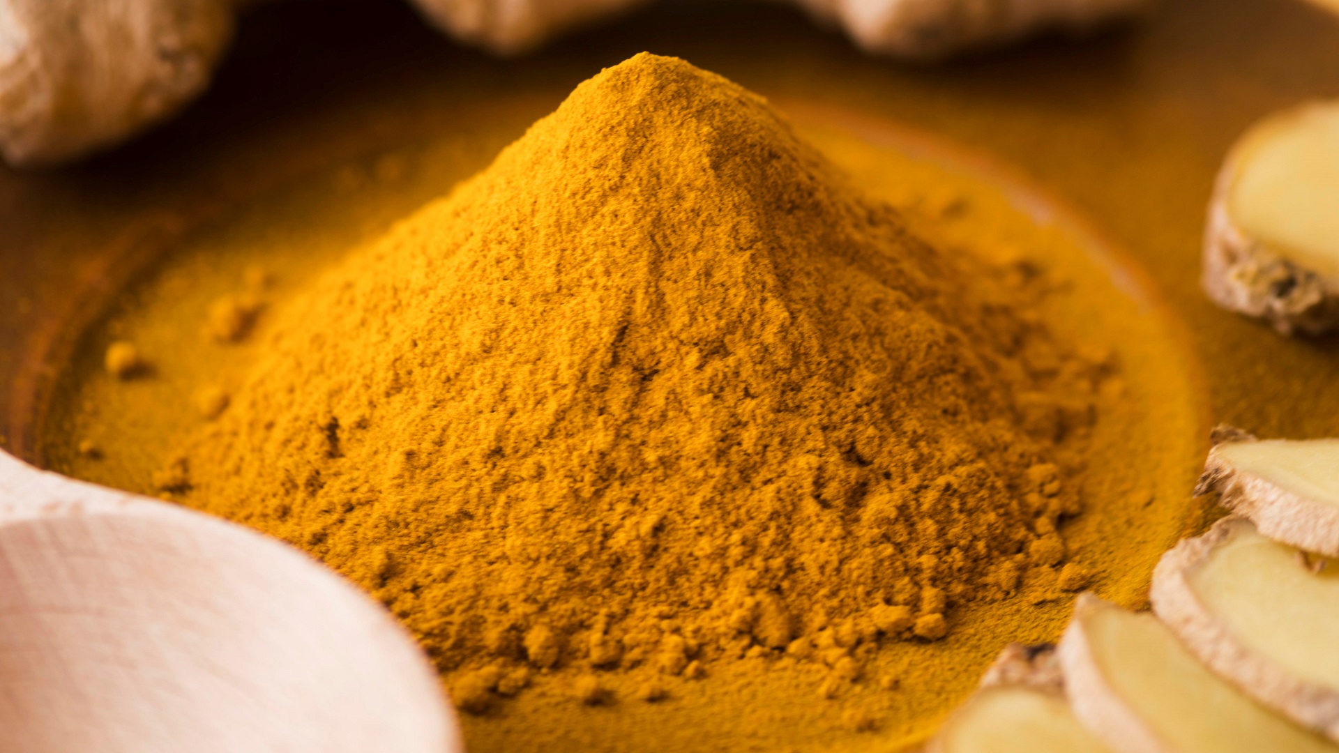 Anvisa limita dose de cúrcuma em suplementos e exige alerta sobre risco hepático 