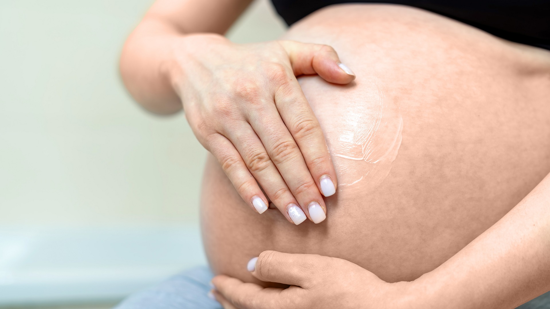 Dermatite atópica na gravidez: revisão sistemática aponta desafios e cuidados