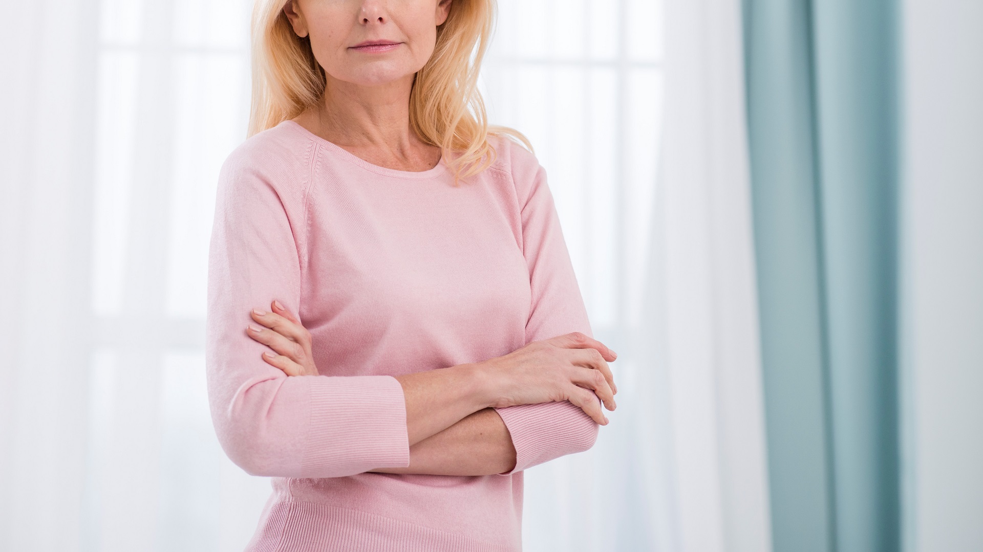 Menopausa: Anvisa aprova primeiro tratamento não hormonal para fogachos  