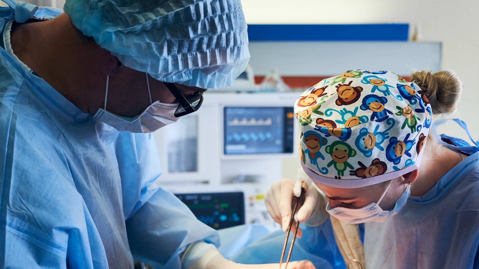 Conitec avalia ampliar transplante de medula óssea para retinoblastoma e LDGCB