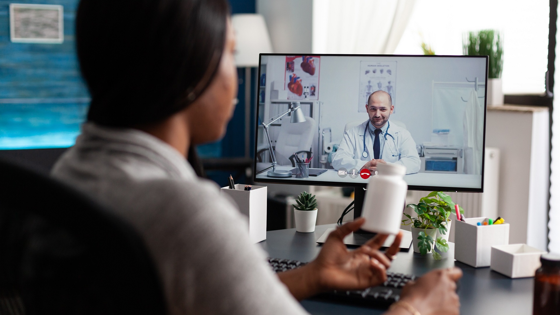 Teleatendimento do SUS reforça suporte em saúde mental para mulheres 